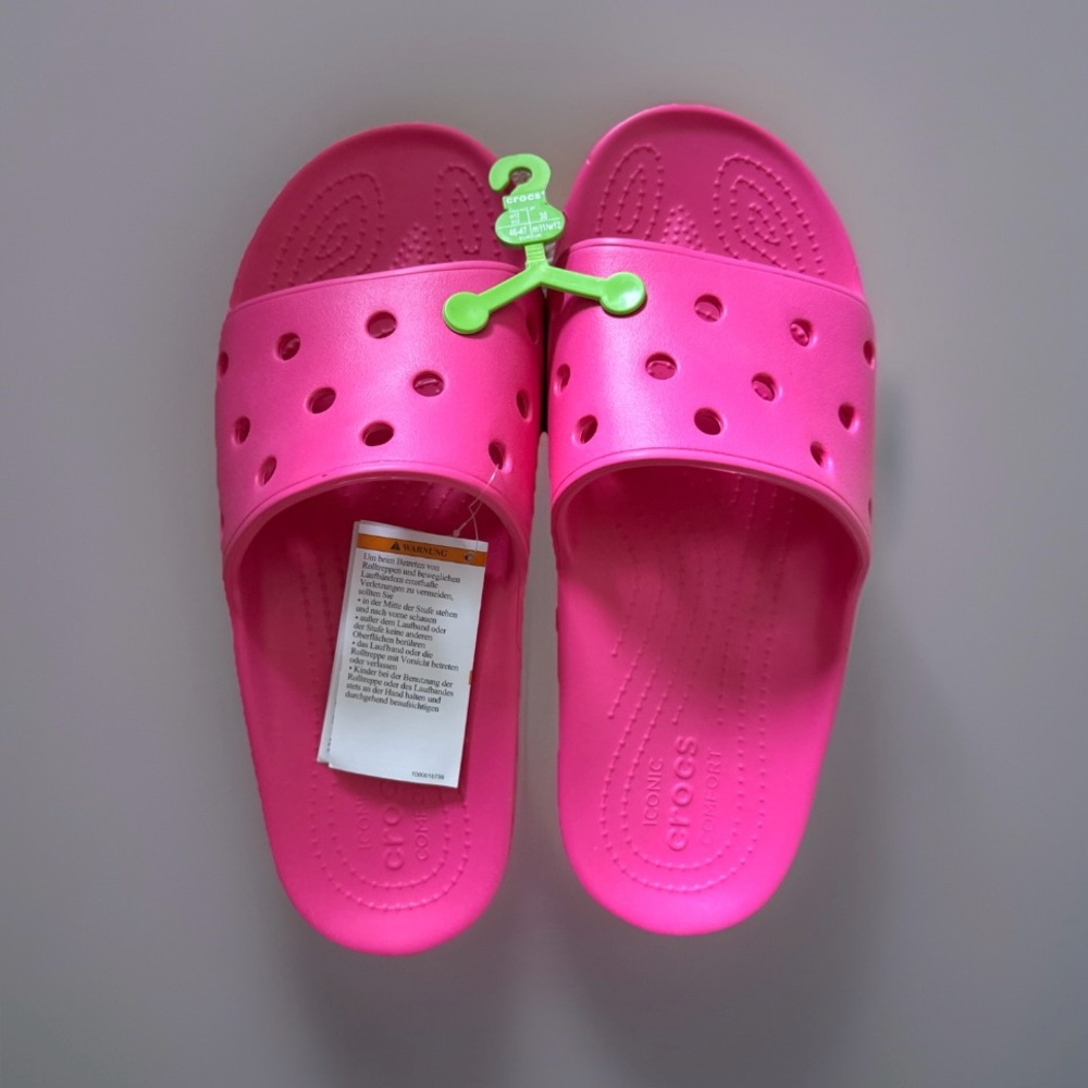NEW ✨ Crocs Classic Slide Juice Pink M12/W14